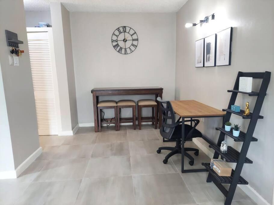 Modern Apartment At The Worthington Kingston Exteriér fotografie